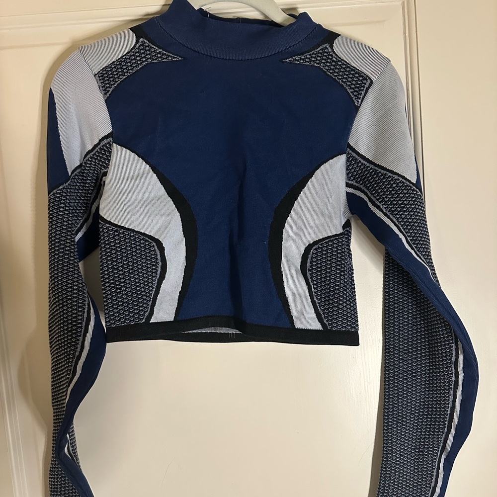 Zara Blue and Black Patterned Crop Top
